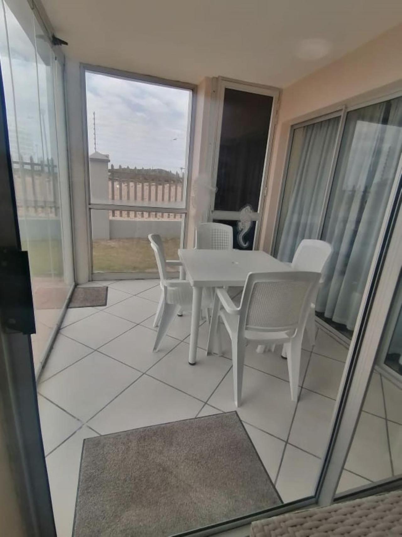 Modern Seaview Apartment ポート・エリザベス エクステリア 写真