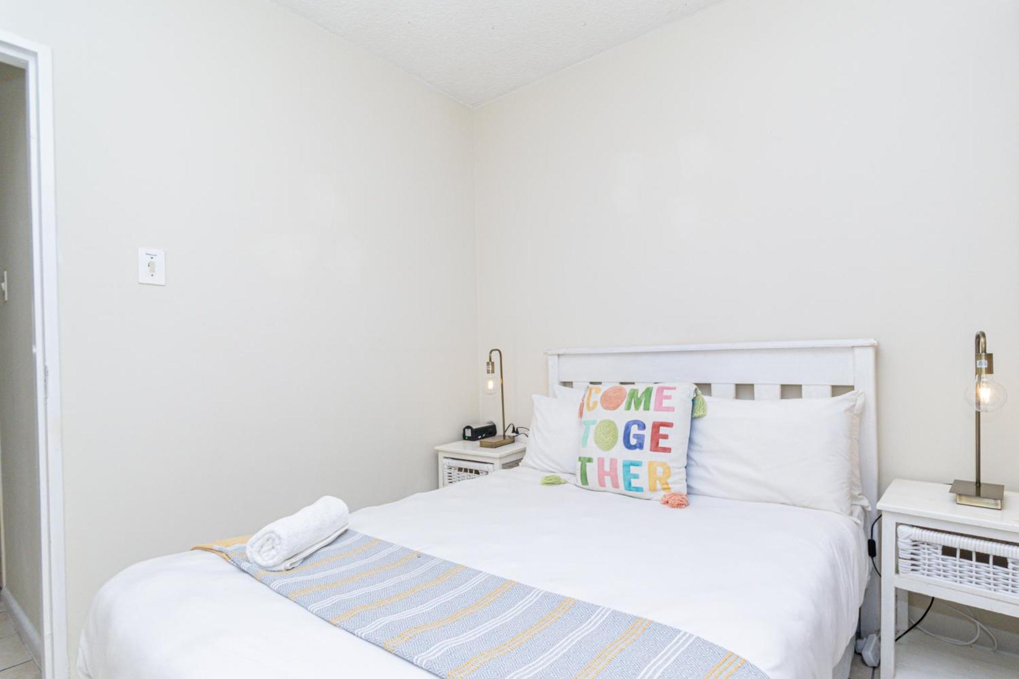 Modern Seaview Apartment ポート・エリザベス エクステリア 写真