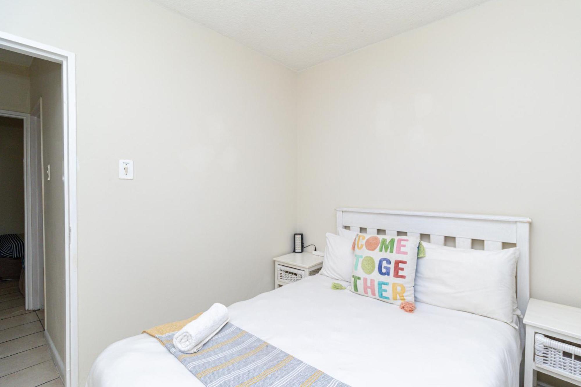 Modern Seaview Apartment ポート・エリザベス エクステリア 写真